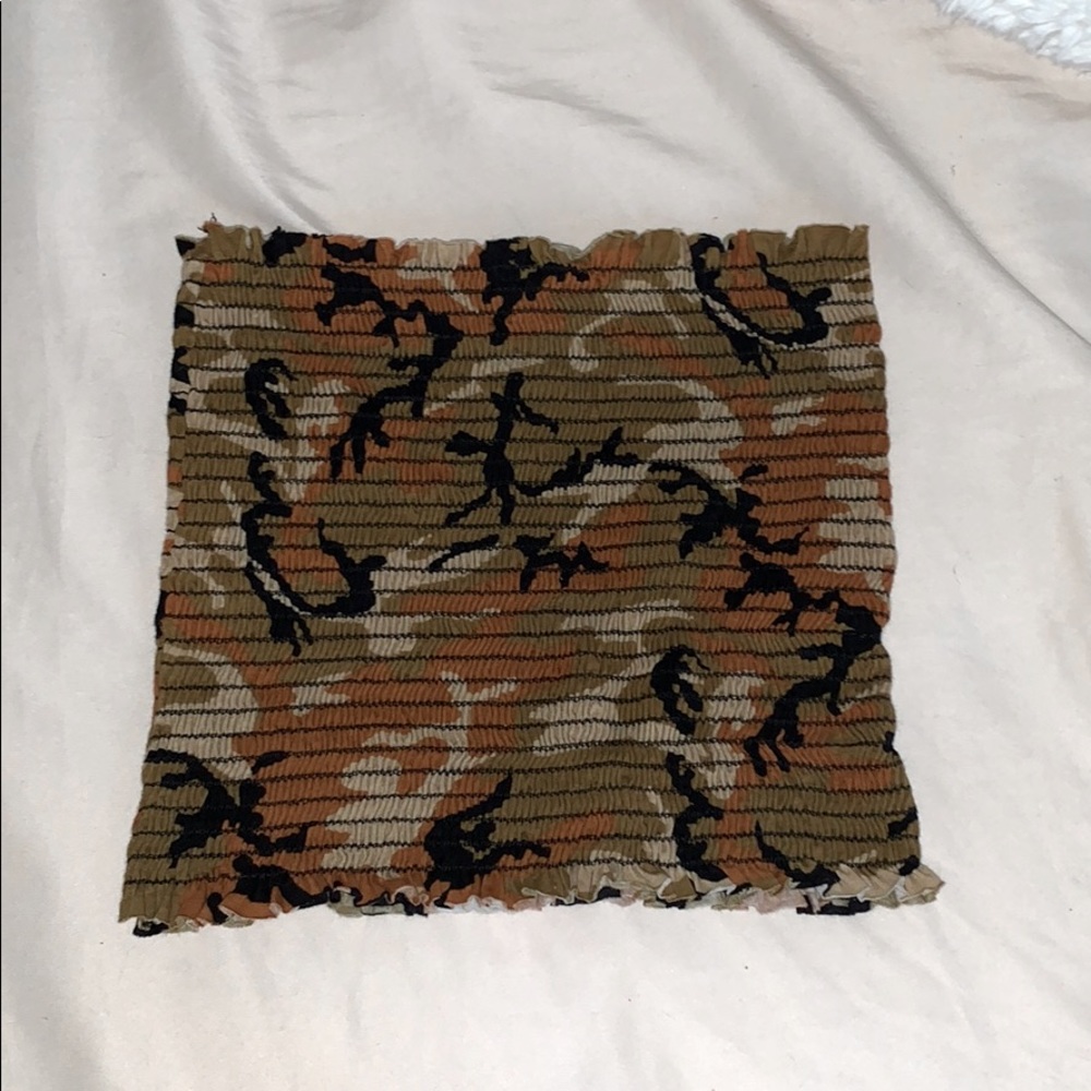 Camouflage crop top
